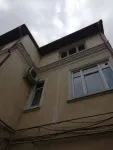 Vand casa la curte - Miniatura 1
