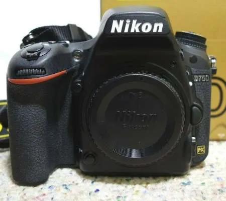 Nikon D750 DSLR - Imaginea 1