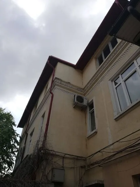Vand casa la curte - Imaginea 2