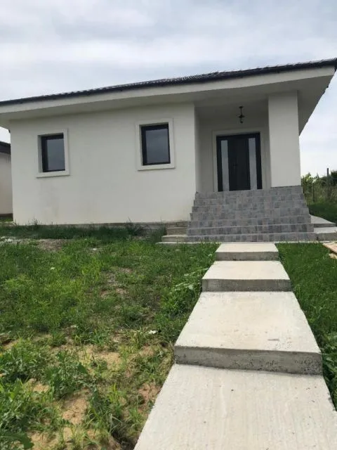 Casa din caramida, Visan, Iasi - Imaginea 1