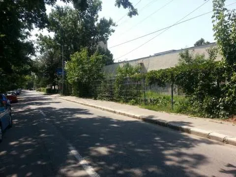 Cladire si teren intravilan oras Buzau - pozitie exceptionala: Parcul Crang - Imaginea 1