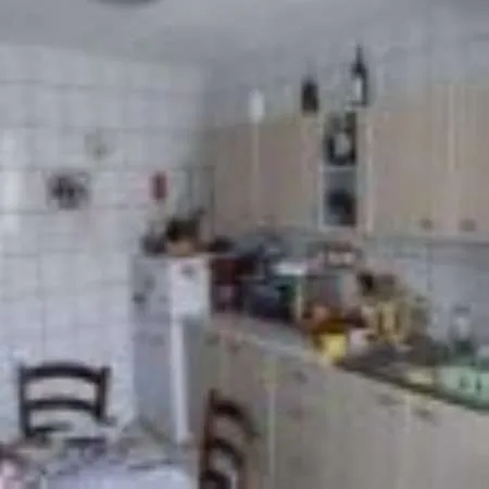 Ofer spre inchiriere Apartament 2 camere et 1 Comanesti - Imaginea 1