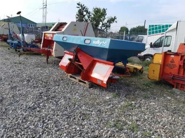 Distribuitor de ingraseminte 2000 litri Sulky - Imaginea 1
