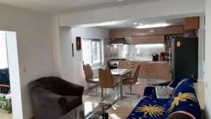Vand apartament lux, 3 camere, zona rezidentiala, Campina, PH