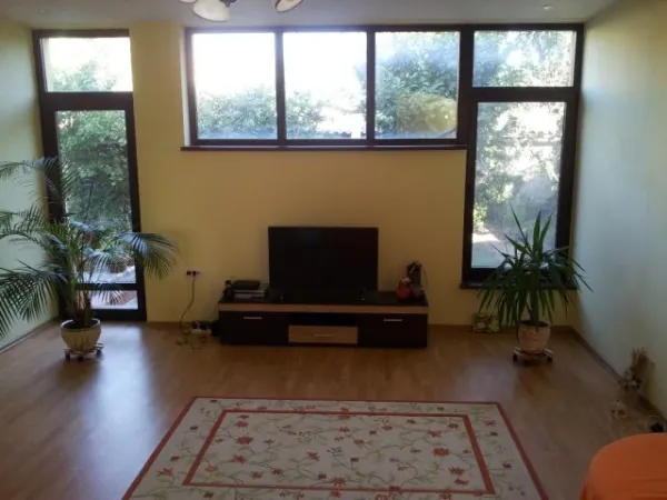 Inchiriez casa P+ E pe termen mai lung (1- 2- 3- 6- 9- 12luni) in Mangalia - Imaginea 3