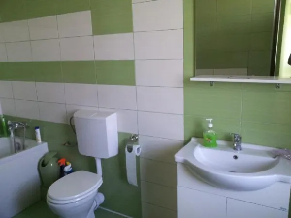 Inchiriez casa P+ E pe termen mai lung (1- 2- 3- 6- 9- 12luni) in Mangalia - Imaginea 5