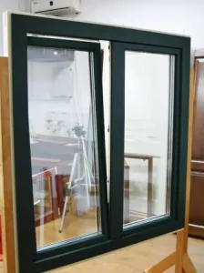 Ferestre din lemn stratificat placat cu aluminiu