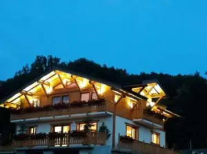 Vand casa de lux Poiana Campina