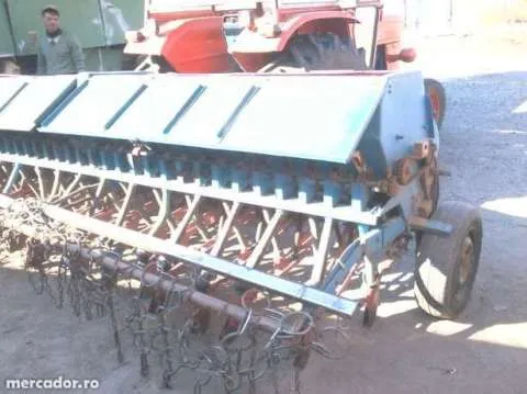 VAND UTILAJE AGRICOLE - Imaginea 1