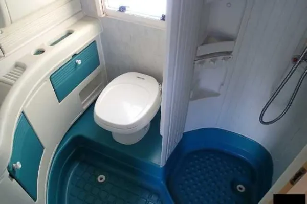 AUTORULOTA INMATRICULATA, BAIE CU WC SI DUS, PANAU, MARCHIZA - Imaginea 4