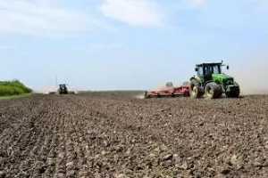 Teren arabil , 1 hectar  , Gura Vaii, Stanilesti , alaturi de stana lui IANCU