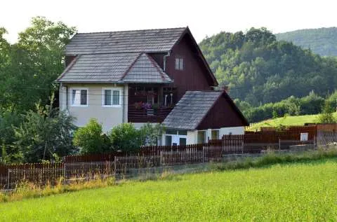 Casa vila 6 camere in statiunea Covasna - Imaginea 1