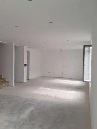 vila domenii 2018  compusa din doua apartamente - Imaginea 2