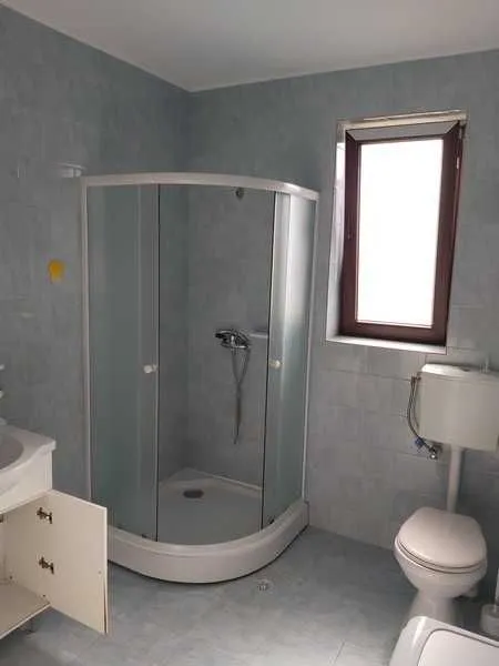 Navodari , apartament de inchiriat in vila - Imaginea 5