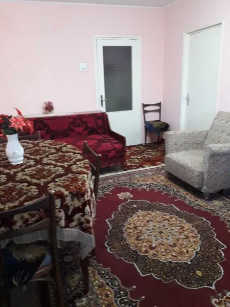 Vand apartament 2 camere, conf. 1A, decomandat, zona Nord- sp. Judetean - Imaginea 2