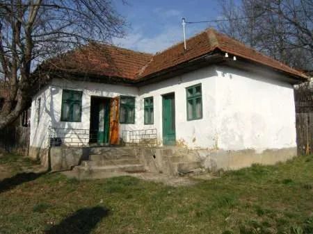 Vand casa in Comanesti - Imaginea 1