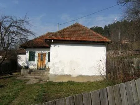 Vand casa in Comanesti - Imaginea 2