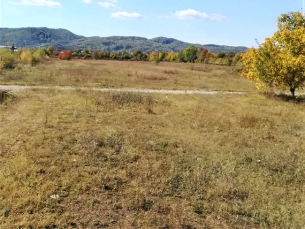 Vand teren intravilan pozitie deosebita 1600 mp in Banesti Prahova - Imaginea 3
