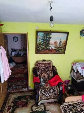 Casa cu 4 camere de vanzare - Imaginea 4