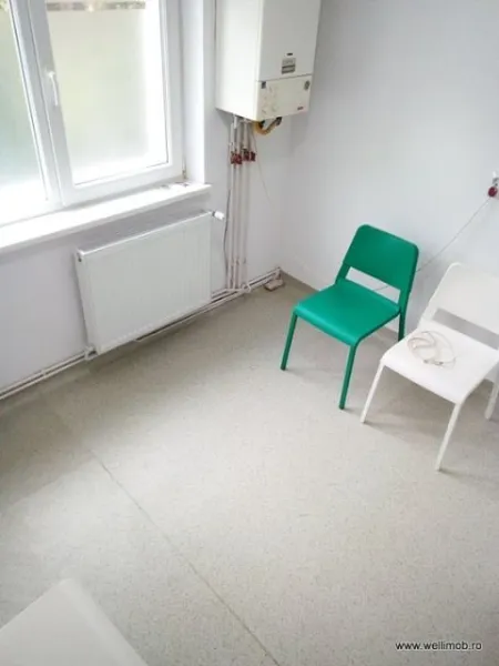 De vanzare apartament cu 3 camere - Imaginea 2