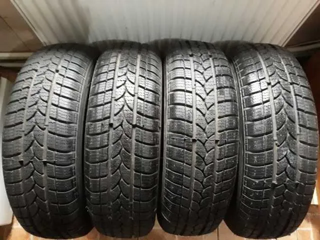 Vand cauciucuri de iarna 175/ 70 R13 - Imaginea 1