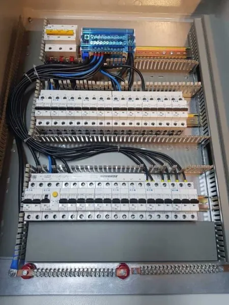 Proiectare si consultanta in instalatii electrice si mentenanta - Imaginea 4