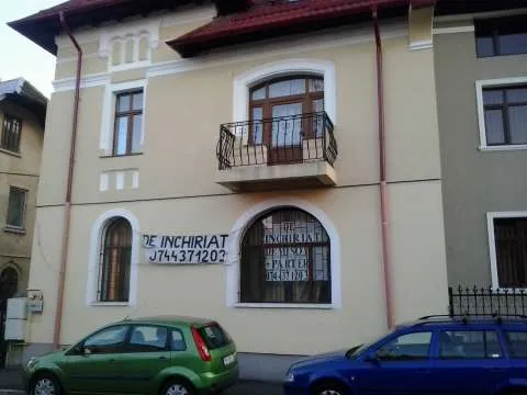particular inchiriez parter+demisol vila ultracentral - Imaginea 1