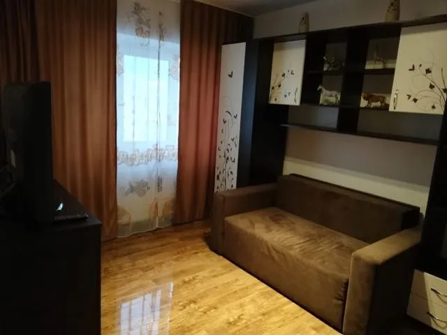 Apartament rezidential cu 3 camere, mobilat si utilat, str. Pietroasa. - Imaginea 7