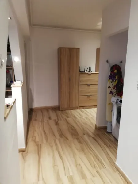 Apartament rezidential cu 3 camere, mobilat si utilat, str. Pietroasa. - Imaginea 8