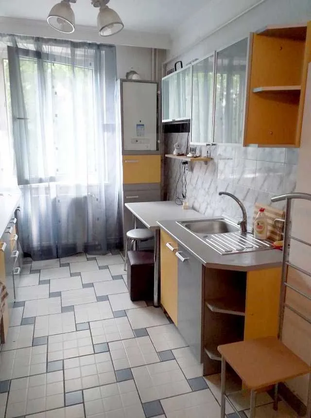 Vand apartament 2 camere, situat in Pitesti, strada Constructorilor, cartier Craiovei - Imaginea 4
