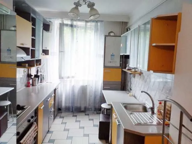 Vand apartament 2 camere, situat in Pitesti, strada Constructorilor, cartier Craiovei - Imaginea 5