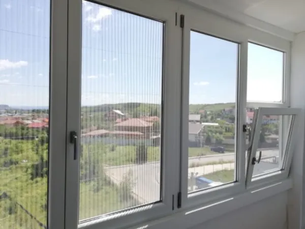 Apartament rezidential cu 3 camere, mobilat si utilat, str. Pietroasa. - Imaginea 11