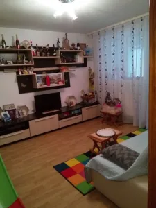 Vand apartament 3 camere