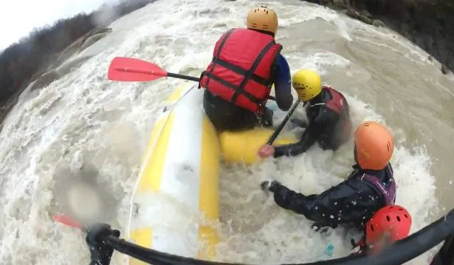 Ture de rafting Buzau - Imaginea 1