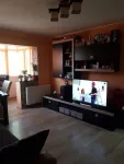Proprietar, vand apartament 3 camere, Craiovita Noua, et. 1, zona linistita - Miniatura 1