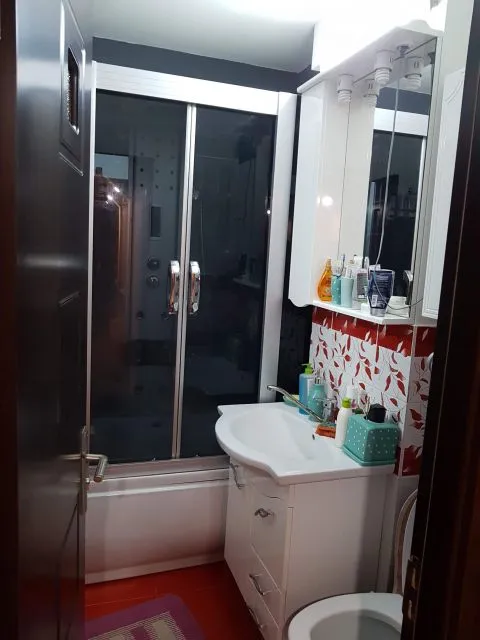 Proprietar, vand apartament 3 camere, Craiovita Noua, et. 1, zona linistita - Imaginea 3