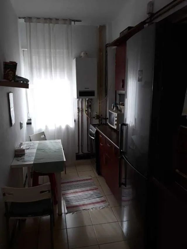 Ultracentral inchiriez apartament 2 camere - Imaginea 3