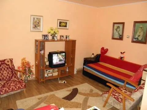 Onesti, de vanzare APARTAMENT decomandat cu 3 CAMERE - Imaginea 4