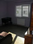 Onesti, de vanzare APARTAMENT 3 CAMERE decomandate in zona de jos - Miniatura 2