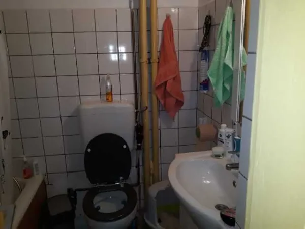 Ultracentral inchiriez apartament 2 camere - Imaginea 5