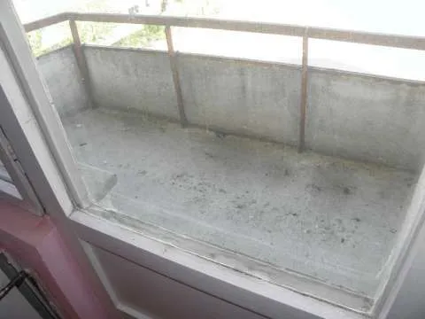 Onesti, de vanzare APARTAMENT 3 CAMERE decomandate in zona de jos - Imaginea 3
