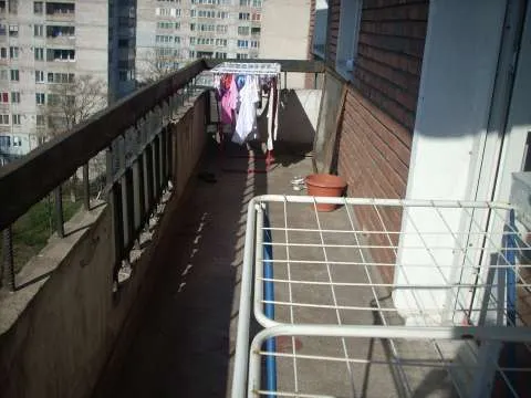Vand apartament 2 camere decomandat - Imaginea 6