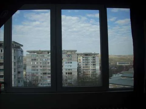 Vand apartament 2 camere decomandat - Imaginea 10