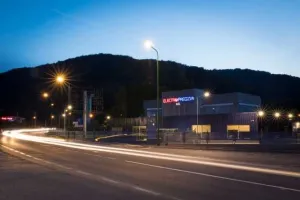 Angajam muncitori in constructii si electricieni retele electrice