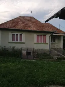 Vand Casa la tara in localitatea Unguras langa dej