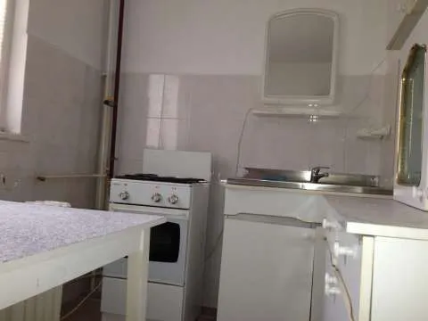 VAND APARTAMENT 3 CAMERE semidecomandat ( 49mp) HCC - Imaginea 2