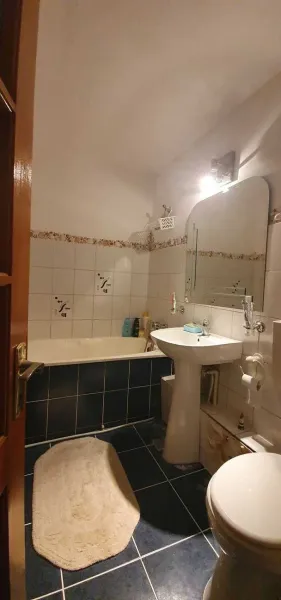 Vand apartament 2 camere , strada Martir Horia - Imaginea 4