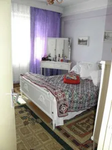 ONESTI, DE VANZARE apartament DECOMANDAT CU 3 CAMERE in bloc nou