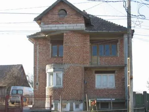 Casa si teren de vanzare in Sanmiclaus - Imaginea 3