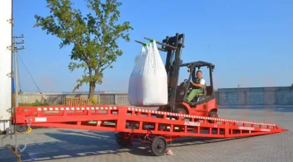 Foarte buna Rampa mobila AUSBAU de ridicare hidraulica producetorului - Imaginea 4
